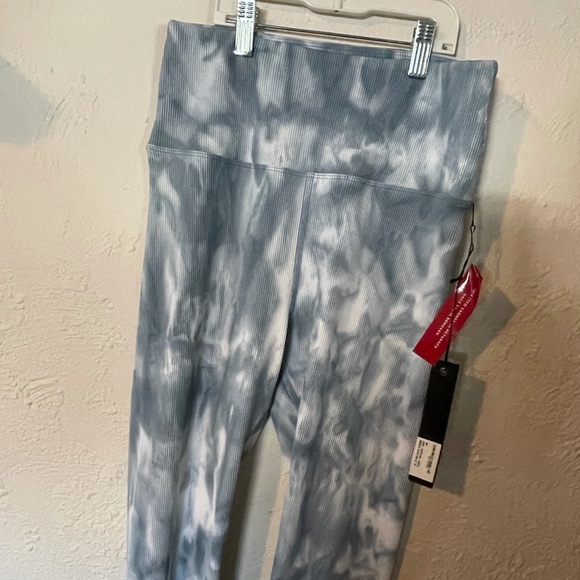 Carbon 38 Leggings blue and white NWT - Picture 3 of 7
